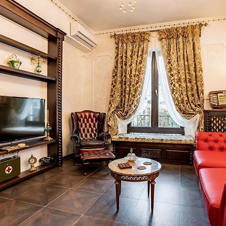Private Museum Apartment With Antique Decor Bukurešť Exteriér fotografie