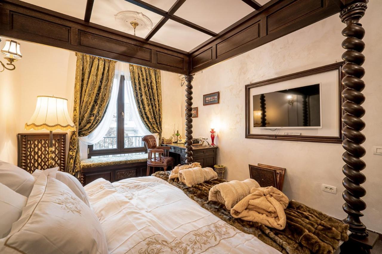 Private Museum Apartment With Antique Decor Bukurešť Exteriér fotografie
