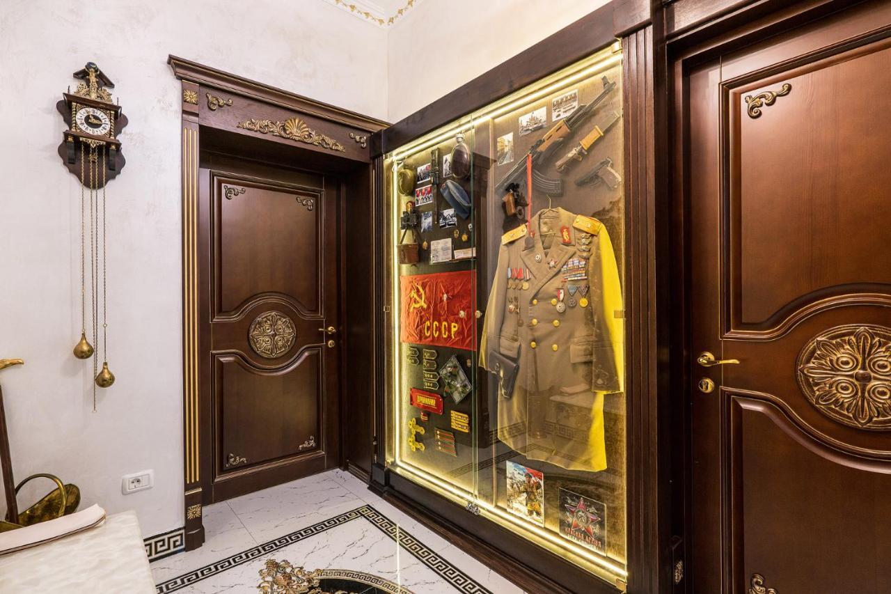 Private Museum Apartment With Antique Decor Bukurešť Exteriér fotografie
