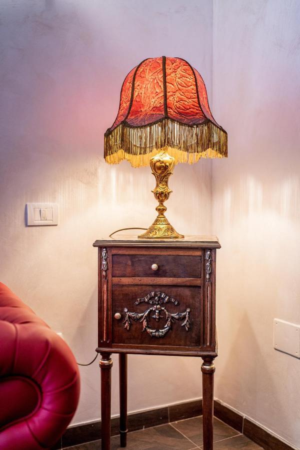 Private Museum Apartment With Antique Decor Bukurešť Exteriér fotografie