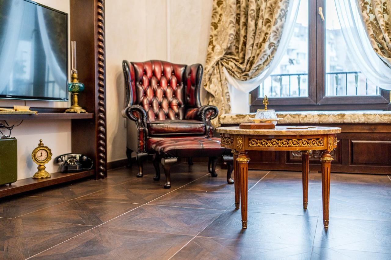 Private Museum Apartment With Antique Decor Bukurešť Exteriér fotografie